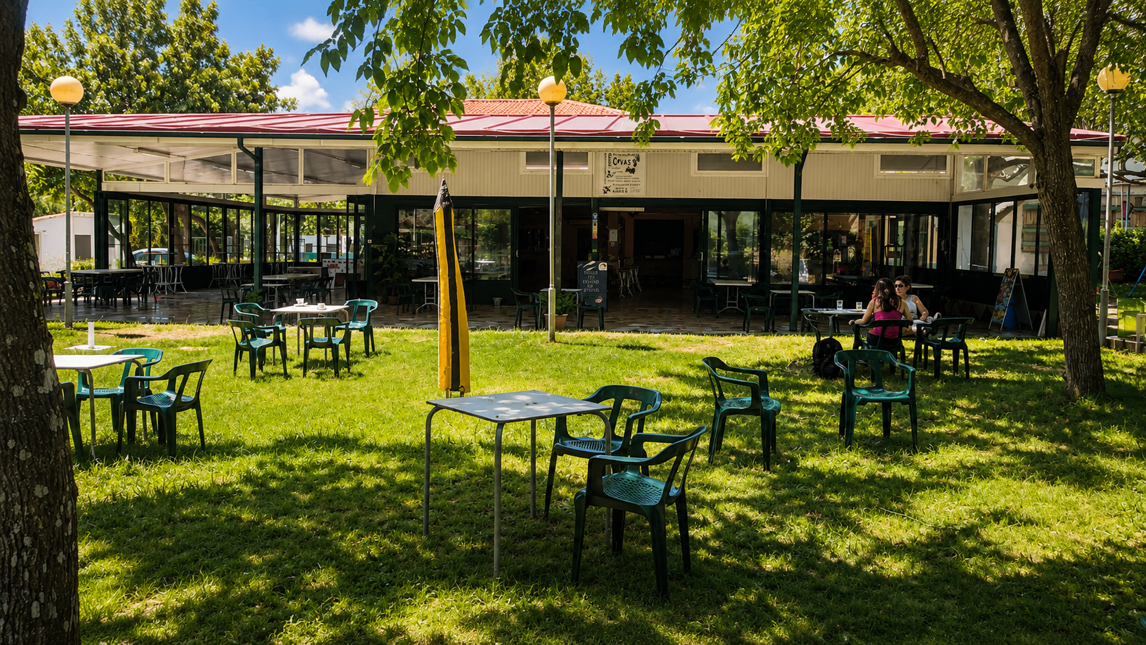 Camping y Bungalows Vega de Francia junto al río