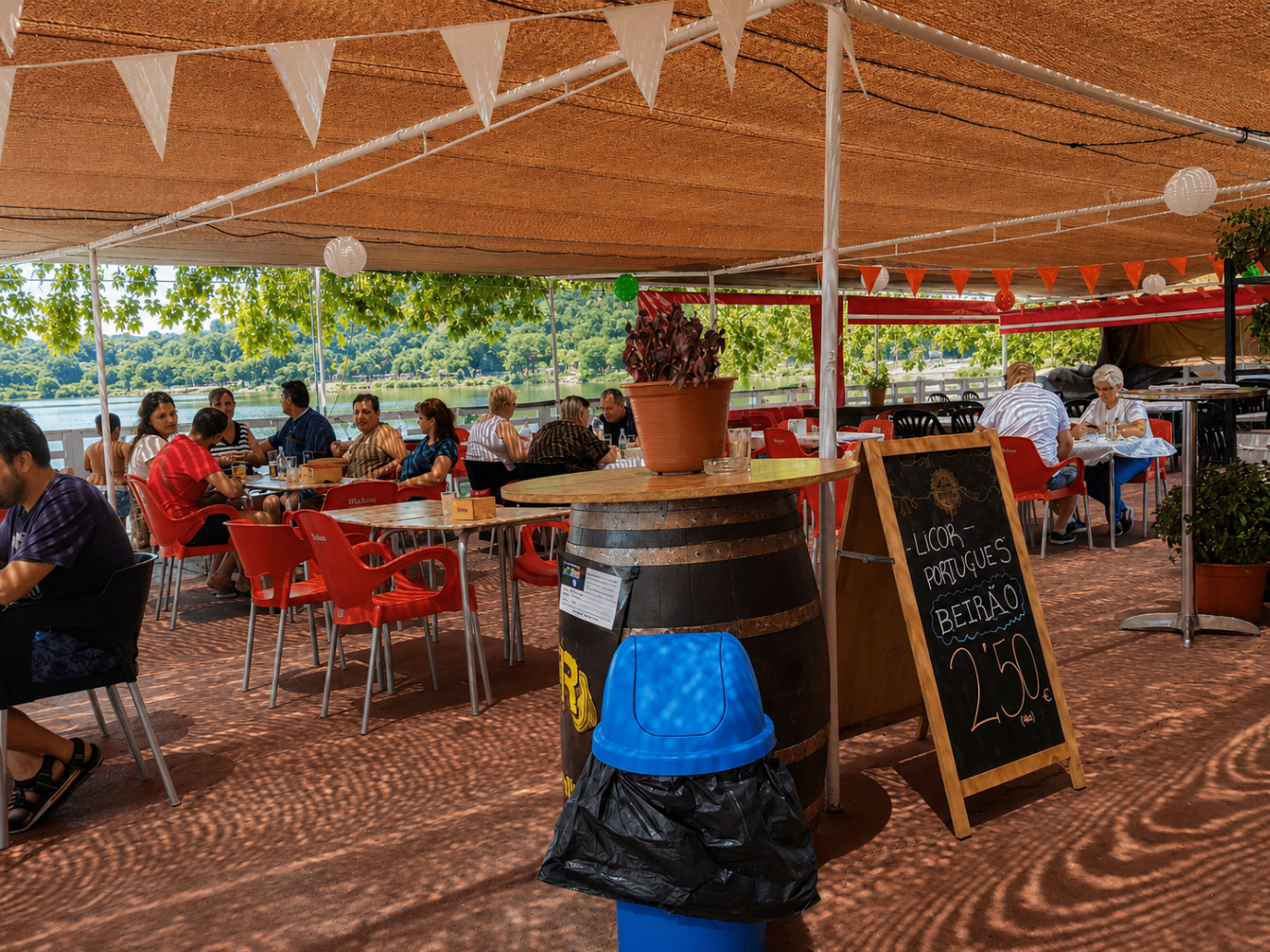Chiringuito y terraza junto al río en La Granja