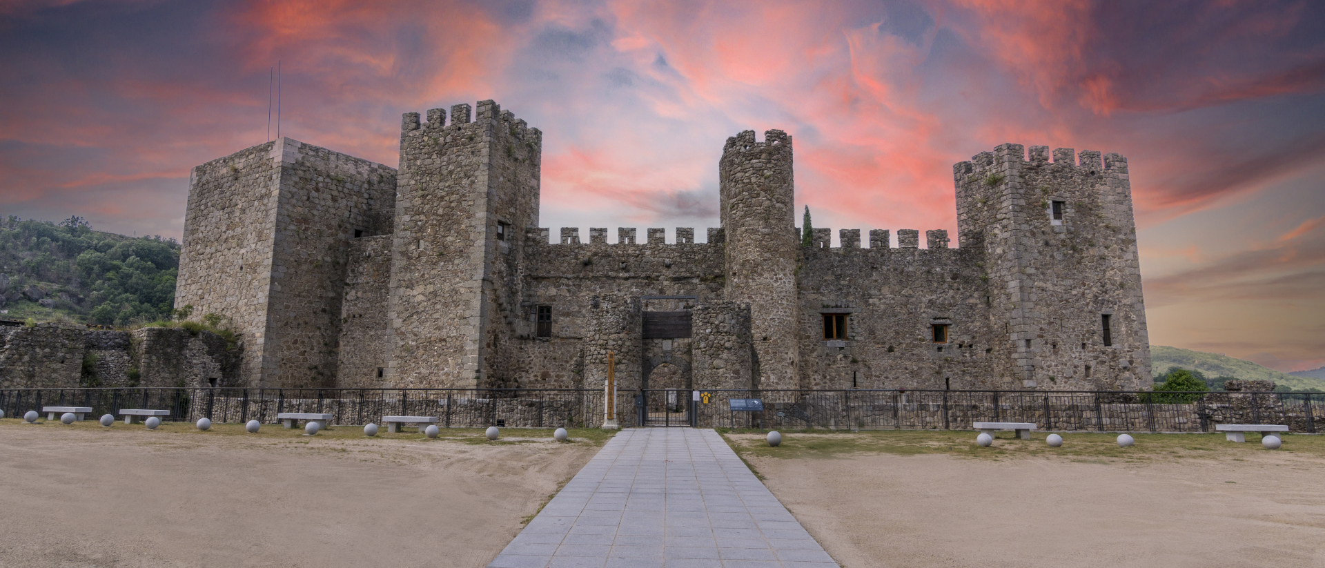 Cena en el Castillo de Montemayor del Río